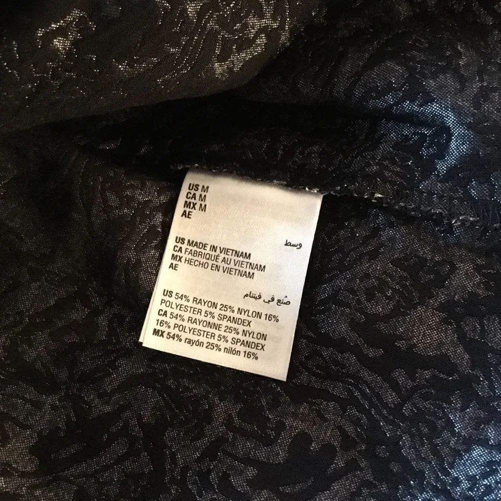 NWT Black/Silver Jacquard Jacket Size M Bell Sleev